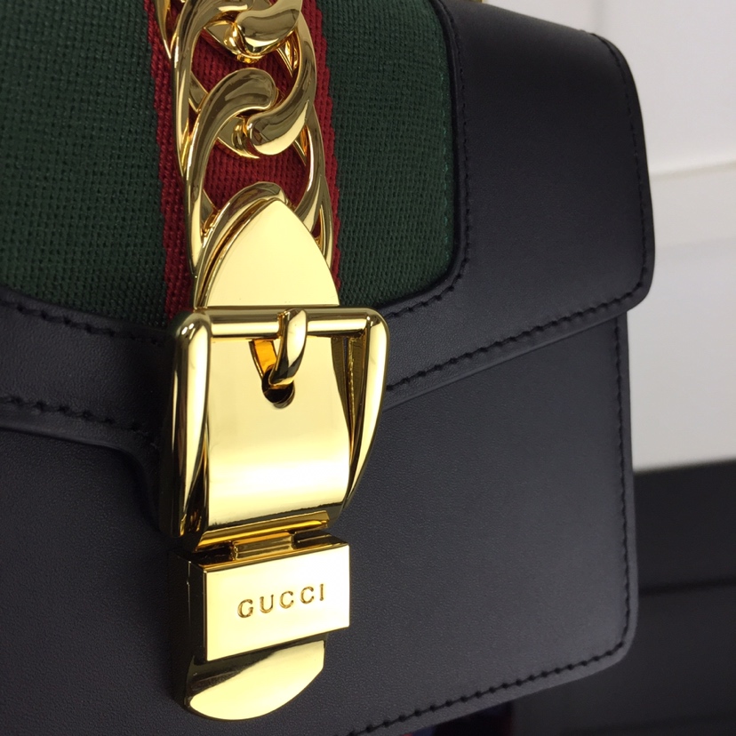 Gucci Satchel Bags